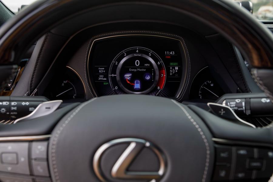 Панель приборов Lexus LS500h AWD 2017 года  (NA) (фото 2 из 96)